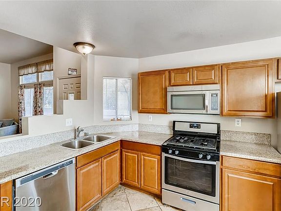 5th image of 1721 Comstock Dr