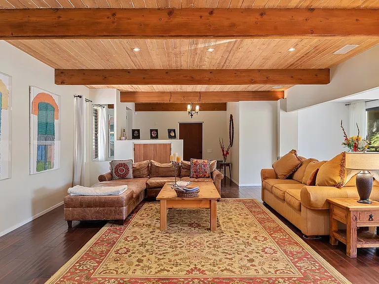 525 Las Palmas Dr — Photo 7