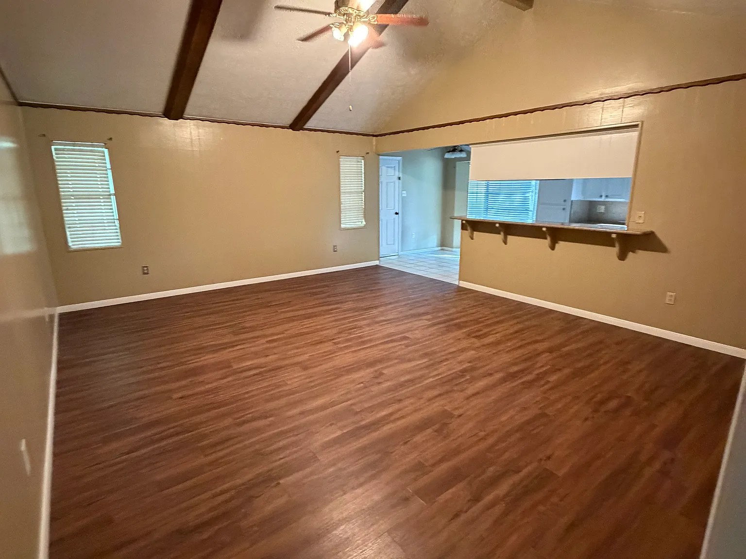 3 bed, 1516 sqft, $2,050 — Photo 2