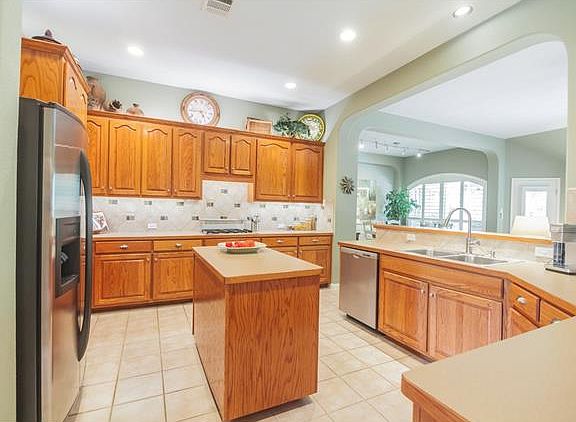 3rd image of 3705 Lagoona Dr