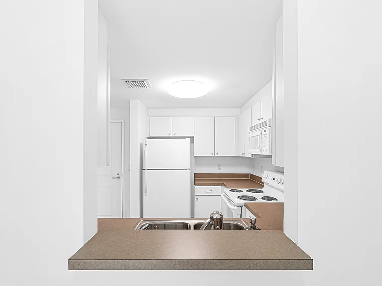 1250 S Miami Ave #812 — Photo 13