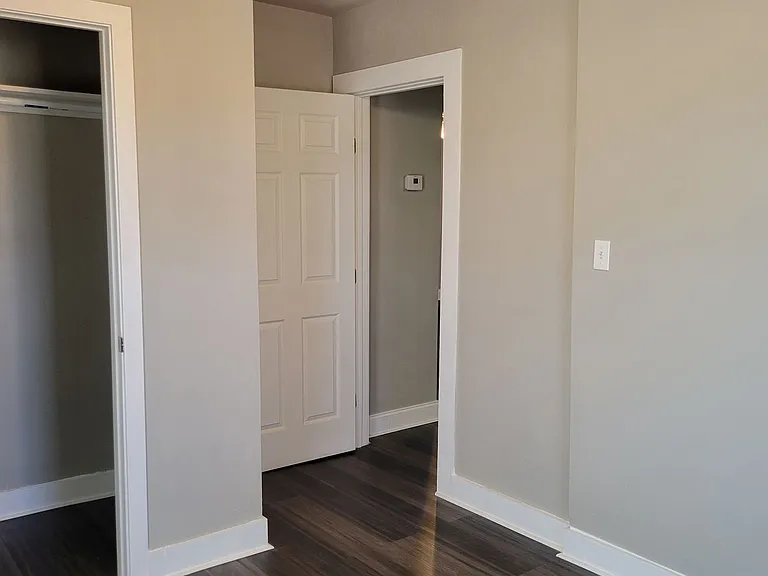 340 S 6th St — Photo 24