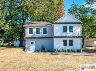 130 Garden Ter, Edison, NJ 08817