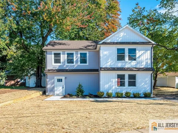 130 Garden Ter, Edison, NJ 08817