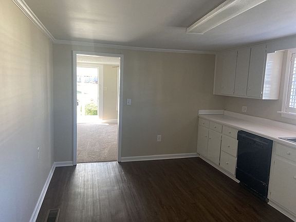 5th image of 3105 Hood St #A