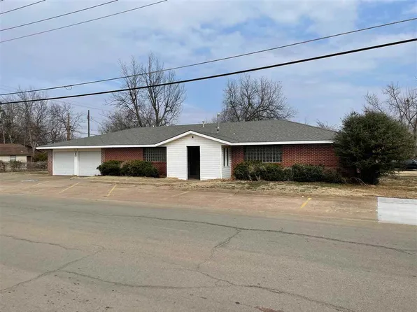 112 S Highland Ave, Cushing, OK 74023