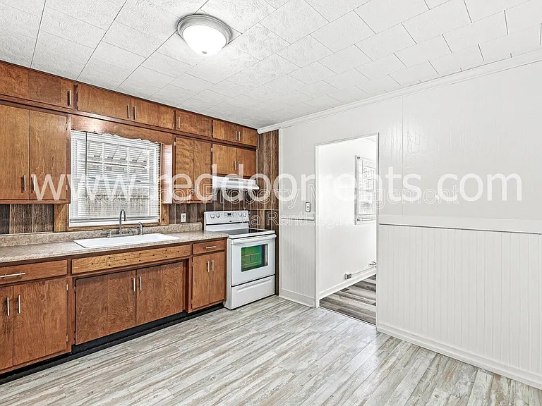 424 Main St — Photo 6