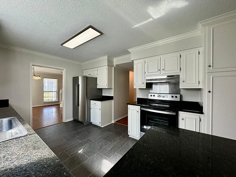 803 Henckley Ave — Photo 13