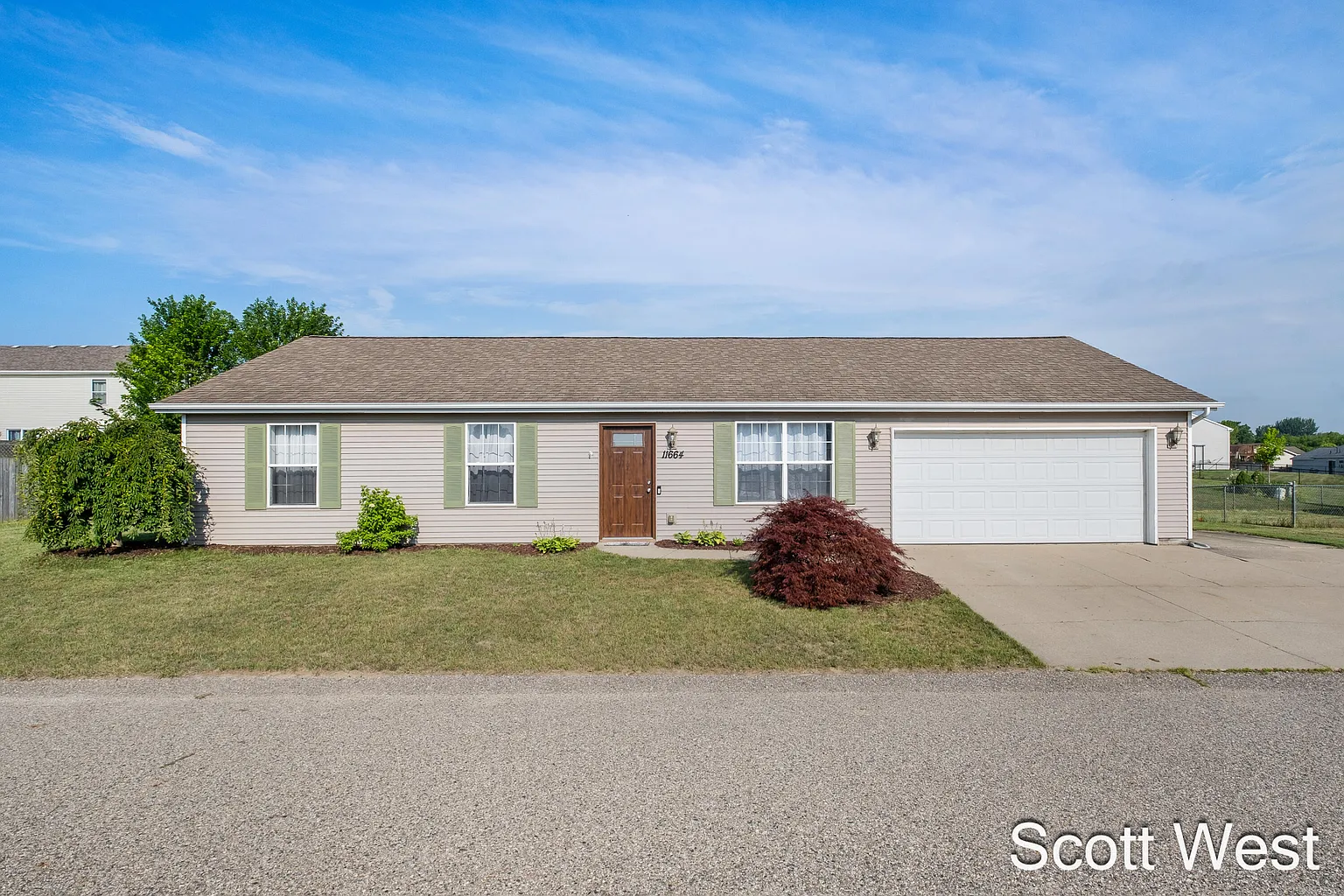 11664 E Bear Meadows Dr SE photo 1