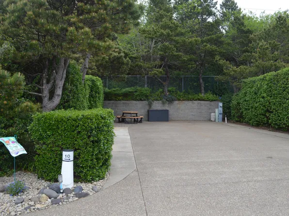 6225 N Coast Hwy #10, Newport, OR 97365