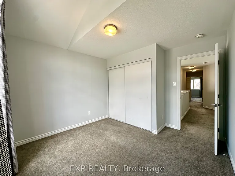 823 Regulus Rdg — Photo 16