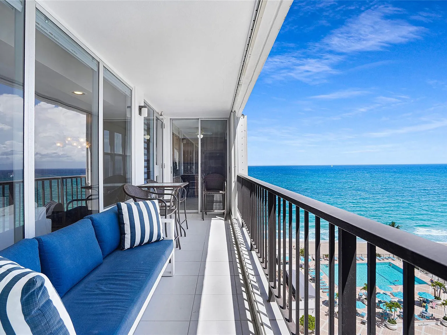 2 bed, 2.0 bath, 1650 sqft, $5,500 — Photo 2