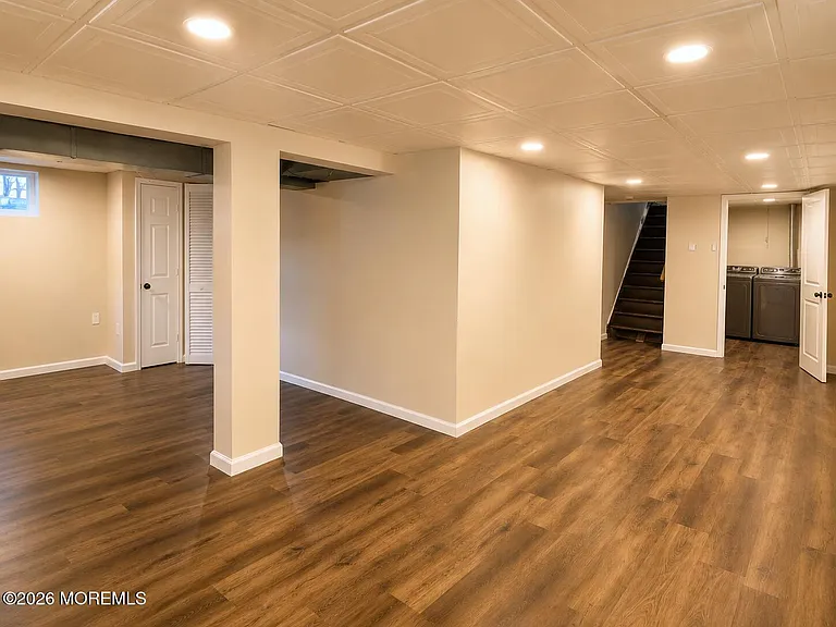 253 Parkview Ter — Photo 15