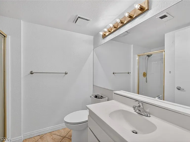 389 Summer Creek Ct — Photo 21