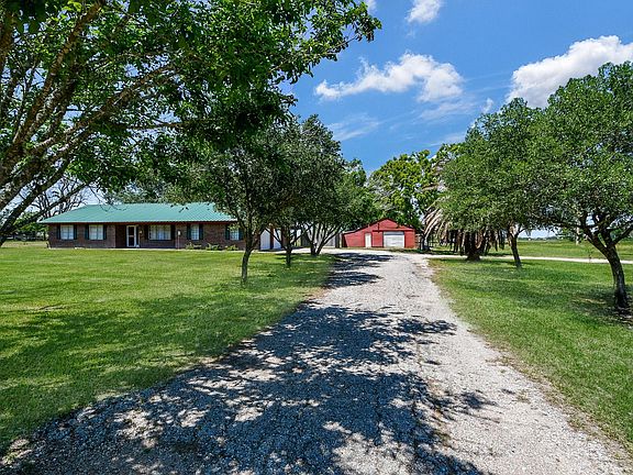 5th image of 204 Meadowview Dr