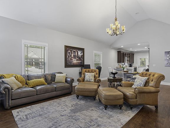 5th image of 1878 Gatetower Way NE
