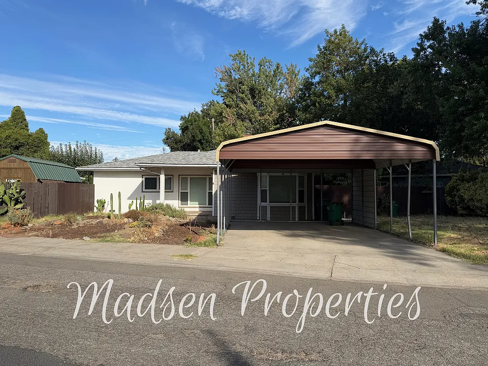 63 Oak Dr