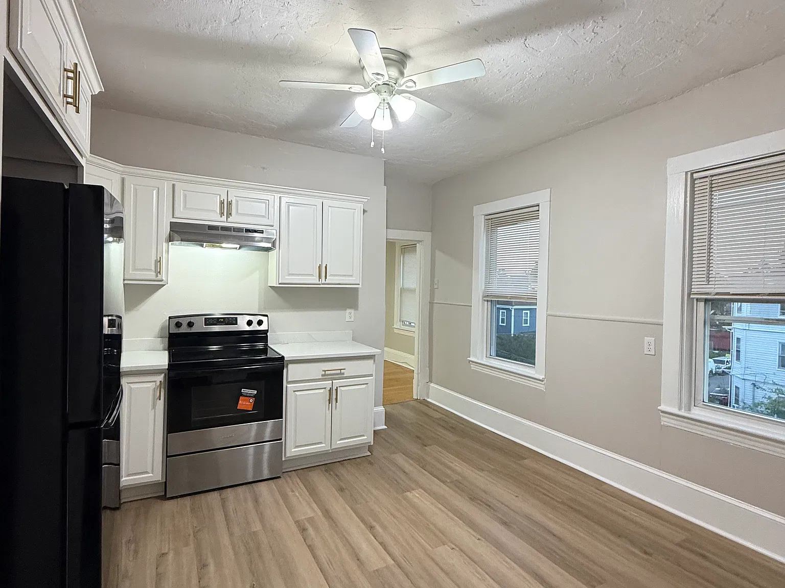 85 French Ave — Photo 4