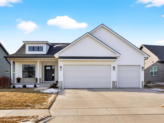 1108 NE Meadow Crossing Dr, Ankeny, IA 50021