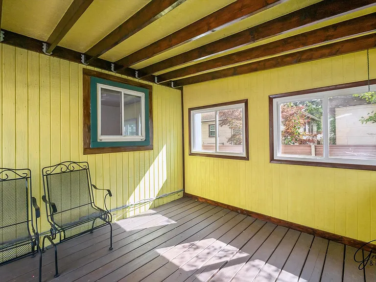 22843 Lambrecht Ave — Photo 16