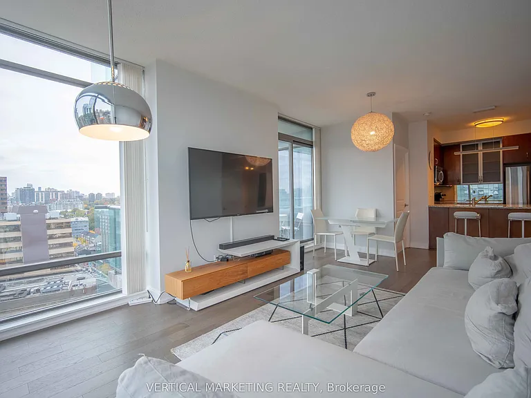 18 Yorkville Ave #1707 — Photo 29