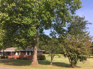 1401 Levis Smith Rd, Pendleton, SC 29670