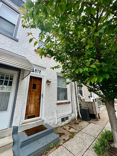 4872 Ogle St Photo 1