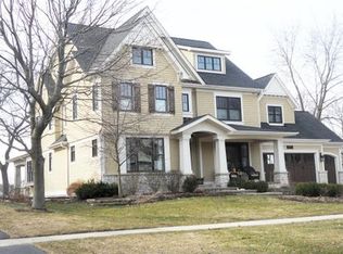 826 W Bauer Rd, Naperville, IL 60563