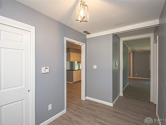 5th image of 210 Glenburn Dr