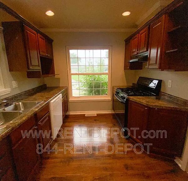 112 S Lincoln Park Dr — Photo 5