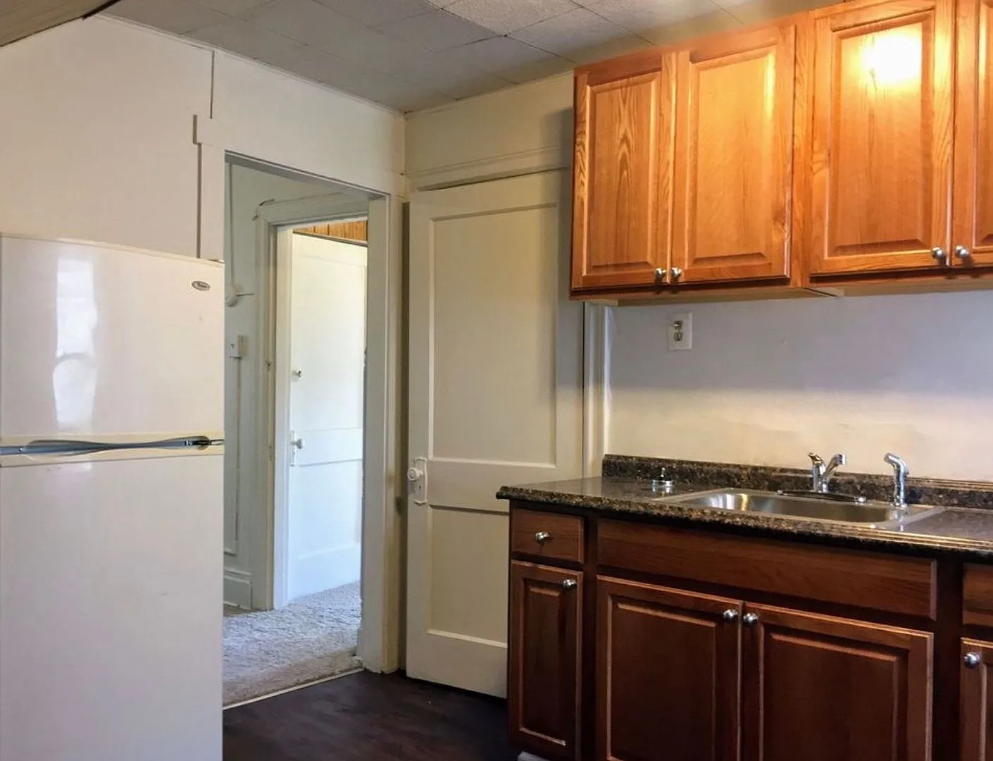 Lovely One Bedroom Apartment in Squirrel Hill — Photo 2