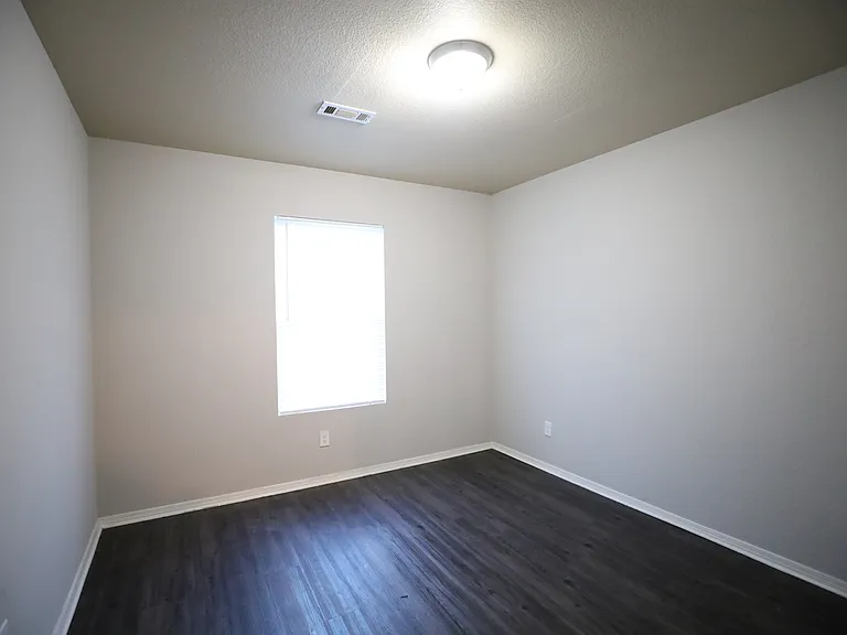 3809 Remington Dr — Photo 7