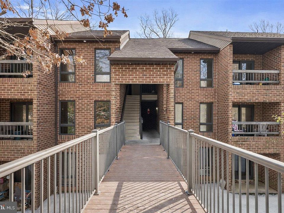 1st image of 23240 Rosewood Ct Unit 1059