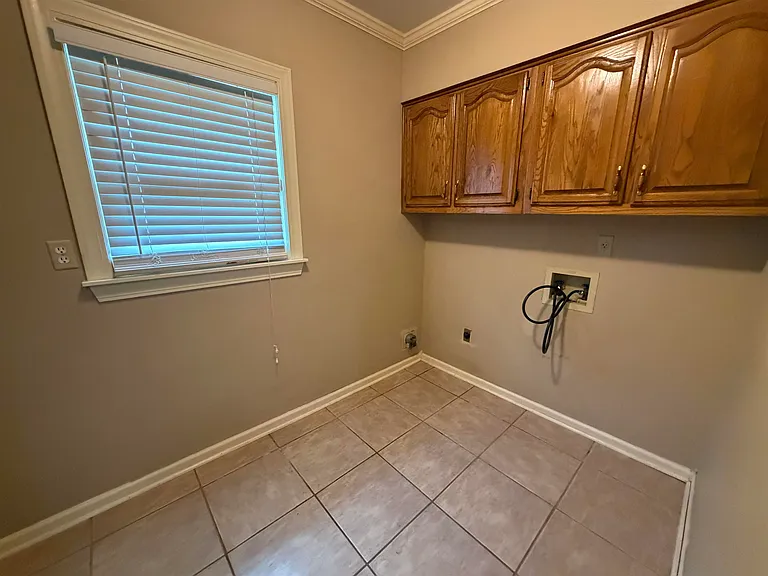 956 Rolling Oaks Ln — Photo 11