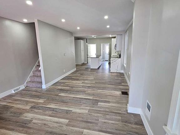 5th image of 237 Shaner St