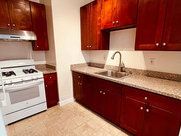 3rd image of 800 Bush St APT 201