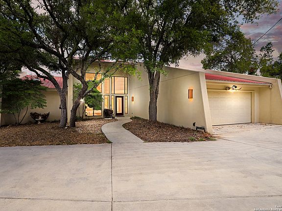 3rd image of 2701 HILLSIDE CIR