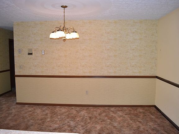 5th image of 206 Rainbow Dr