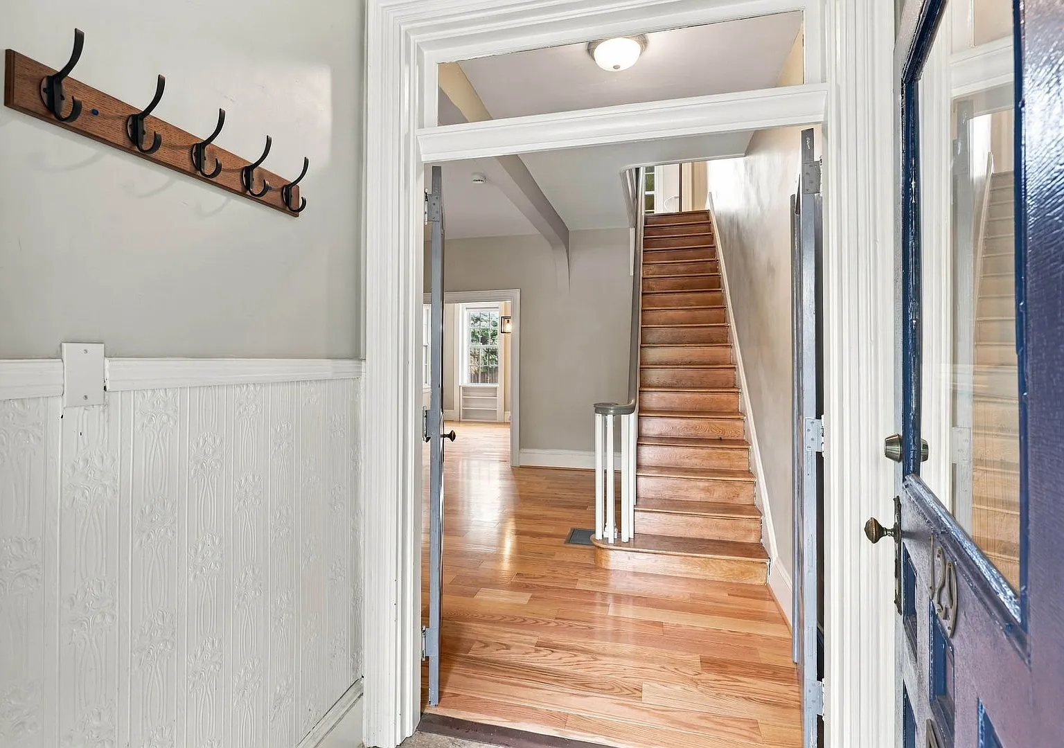 Beautiful 5 Bed 1.5 Bath Home Available Now! — Photo 2