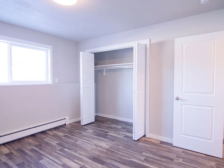 2810 W Northern Lights Blvd — Photo 7
