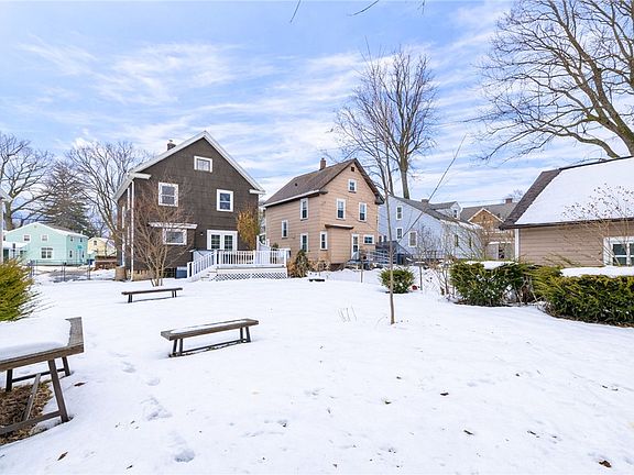 3rd image of 970 Atlantic Ave