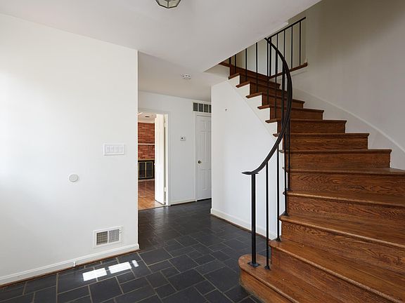3rd image of 9813 Kentsdale Dr