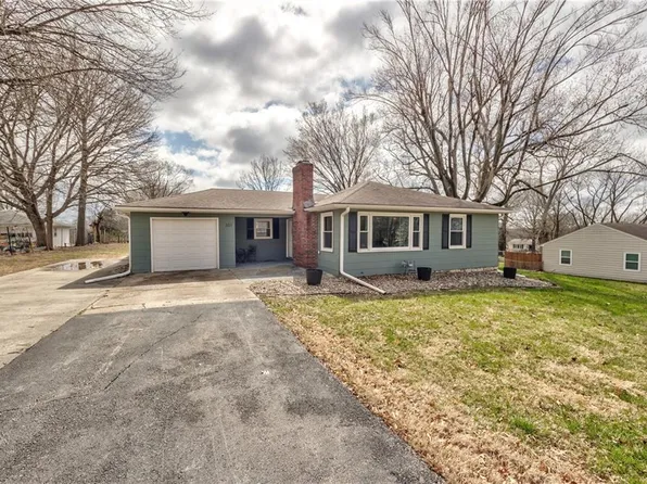 301 NW 82nd St, Kansas City, MO 64118