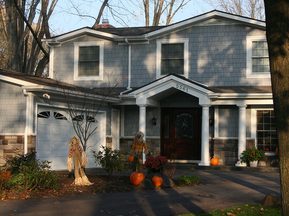 2nd image of 5561 Lakeview Dr