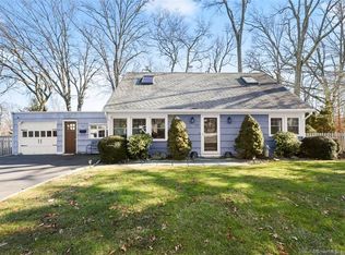 101 Castle Dr, Stratford, CT 06614