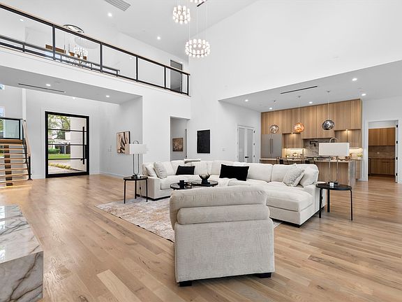 5th image of 9434 Biscayne Blvd