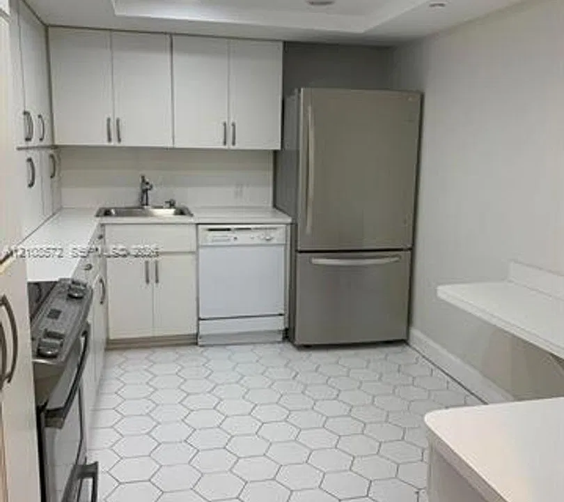 5701 Collins Avenue Cu #301
