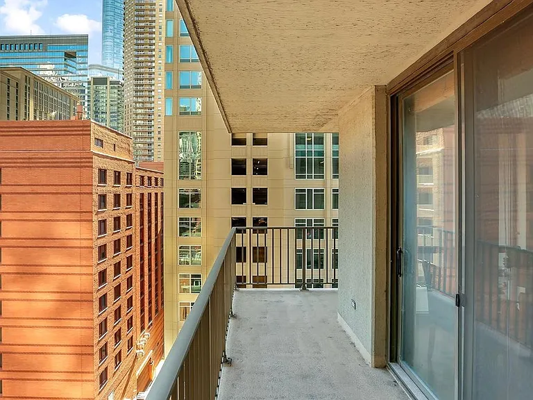 635 N Dearborn St #1806 — Photo 4