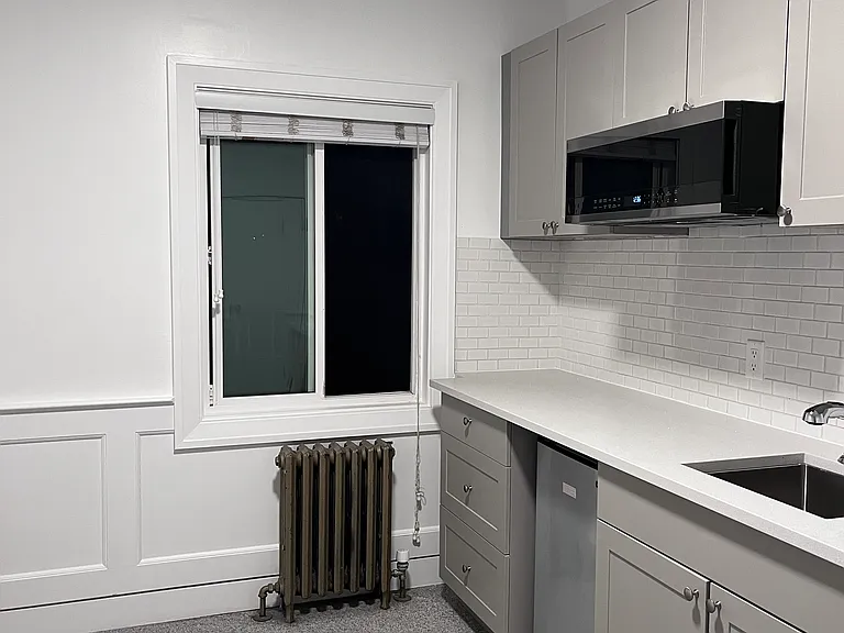 2341 York Ave #5 — Photo 9