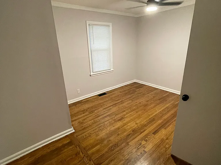 3945 Monroe Ave — Photo 10